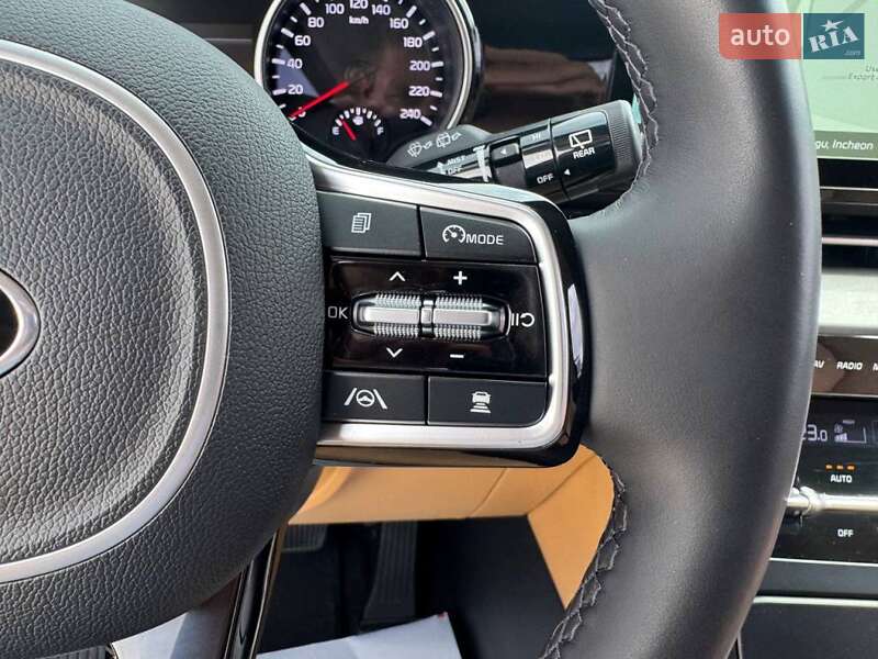 Мінівен Kia Carnival 2021 в Києві