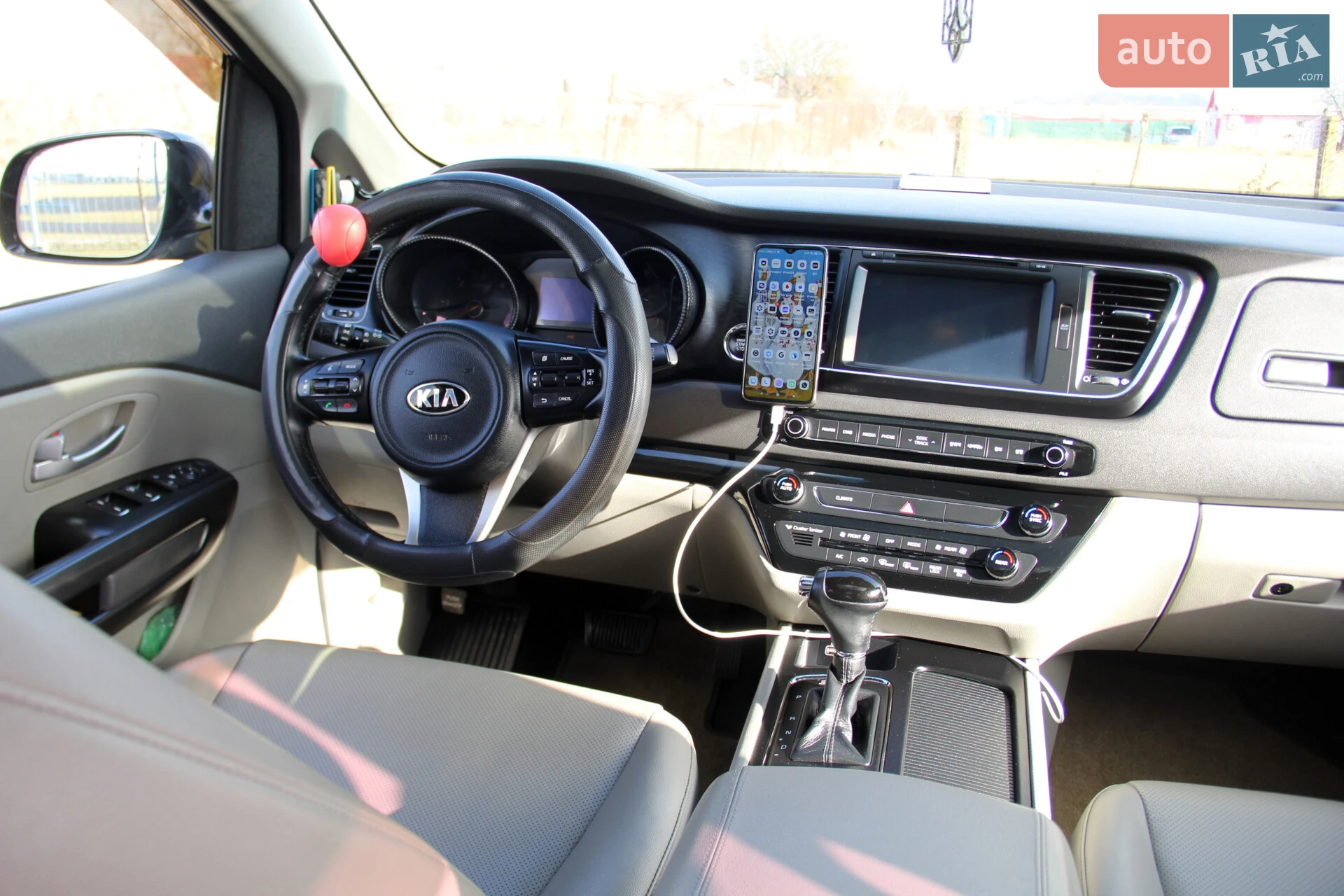 2015 Kia Carnival - мініатюра 23