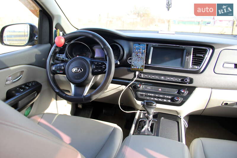 Минивэн Kia Carnival 2015 в Одессе