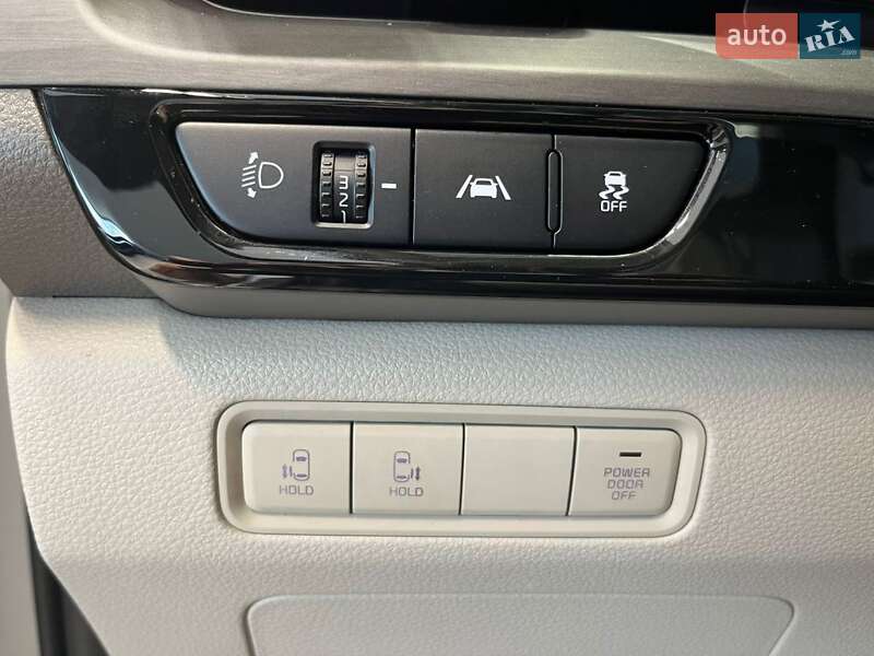 Мінівен Kia Carnival 2021 в Одесі