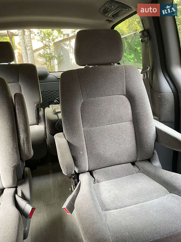 Мінівен Kia Carnival 2005 в Одесі