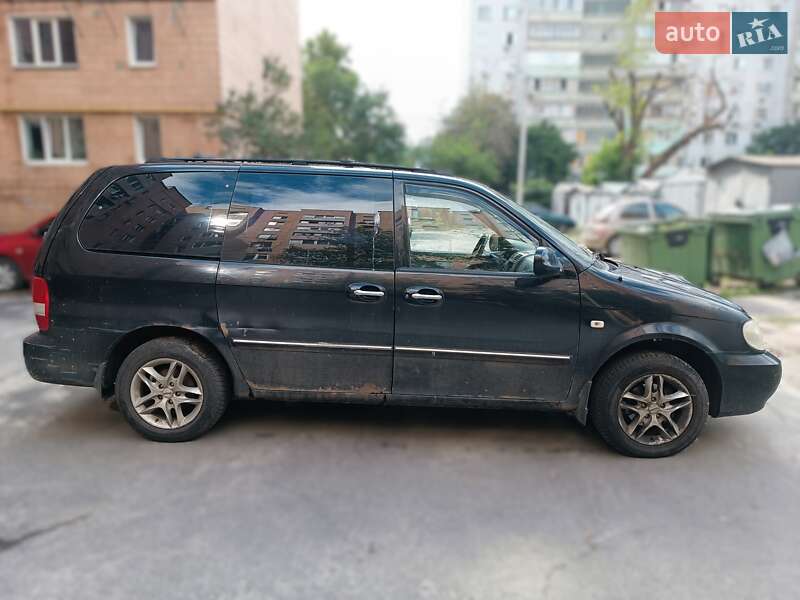 Мінівен Kia Carnival 2003 в Харкові