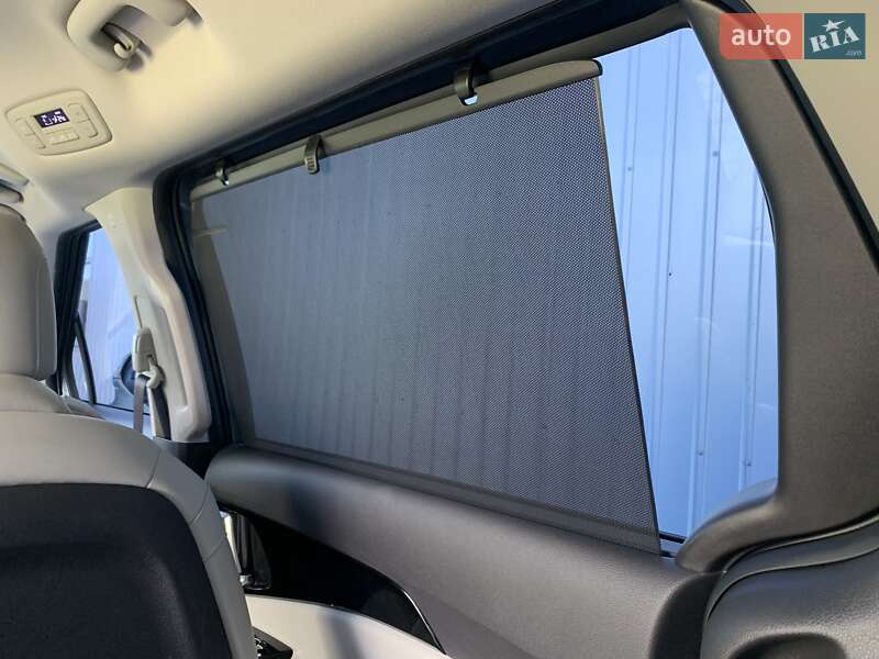 Мінівен Kia Carnival 2021 в Львові