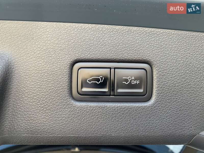 Мінівен Kia Carnival 2021 в Львові
