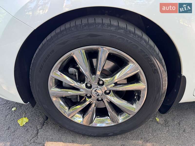 Минивэн Kia Carnival 2019 в Киеве