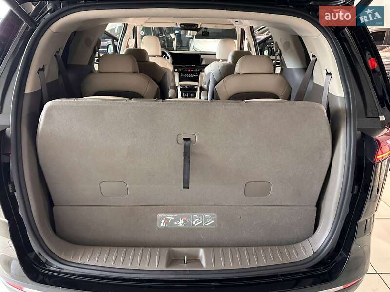 Мінівен Kia Carnival 2022 в Одесі