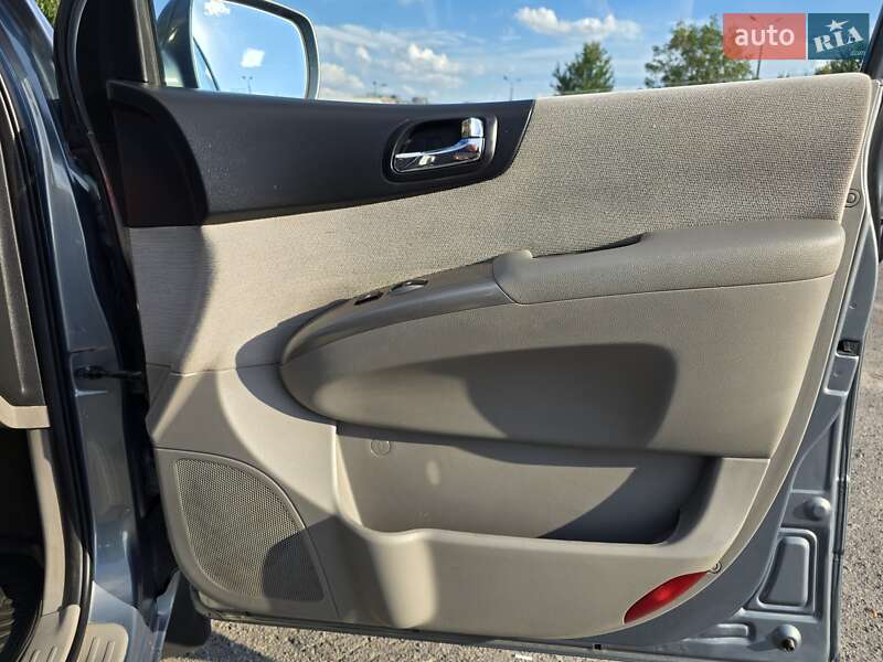 Минивэн Kia Carnival 2008 в Хмельницком