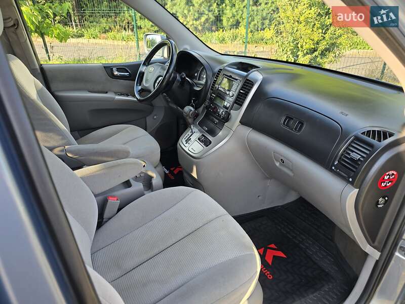 Минивэн Kia Carnival 2008 в Хмельницком