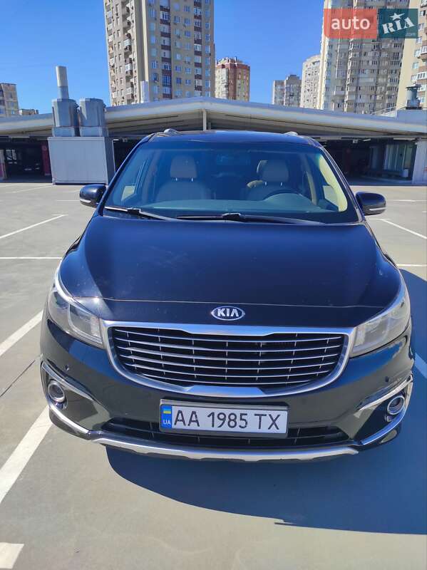 Минивэн Kia Carnival 2018 в Киеве