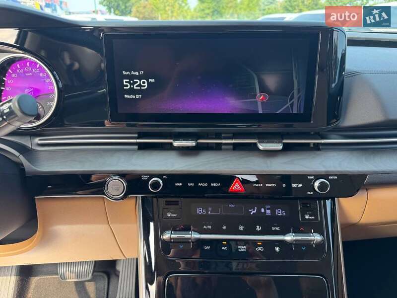 Минивэн Kia Carnival 2021 в Киеве