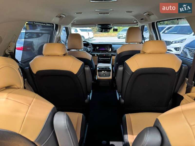 Минивэн Kia Carnival 2021 в Киеве