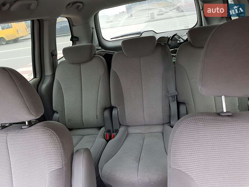 Мінівен Kia Carnival 2007 в Києві