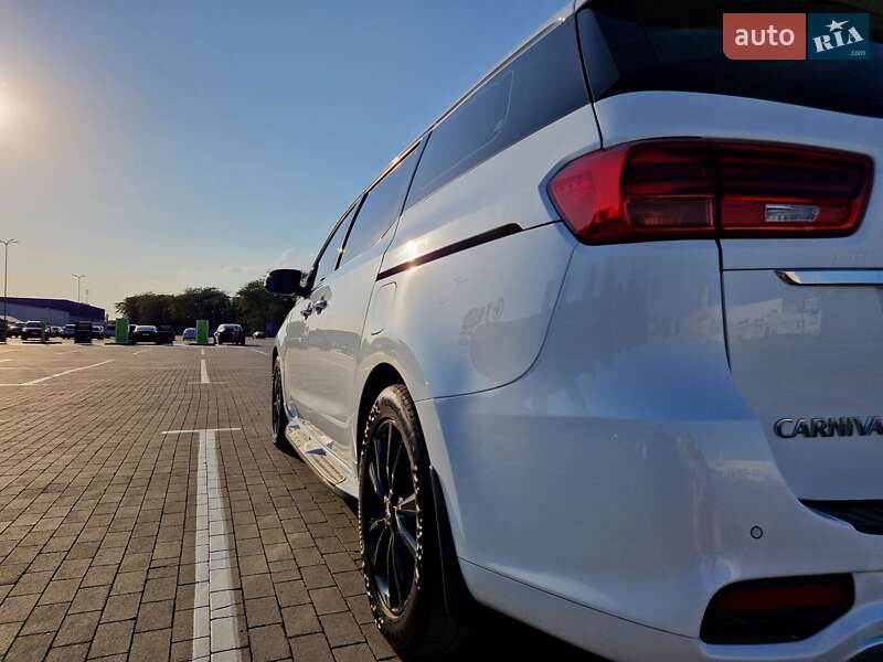 Минивэн Kia Carnival 2018 в Одессе