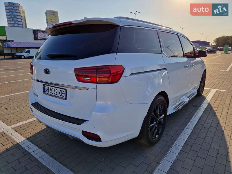 Минивэн Kia Carnival 2018 в Одессе