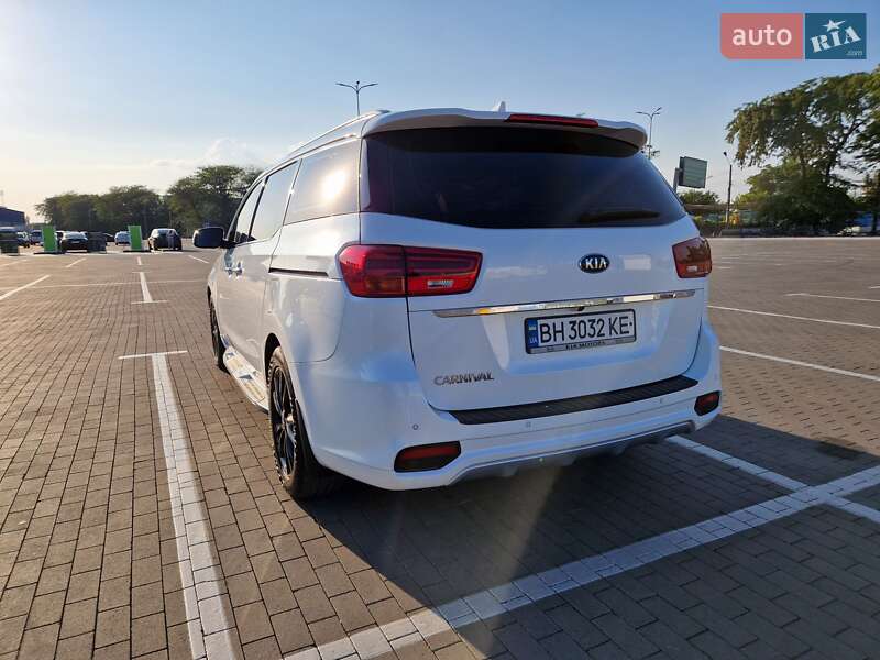 Минивэн Kia Carnival 2018 в Одессе