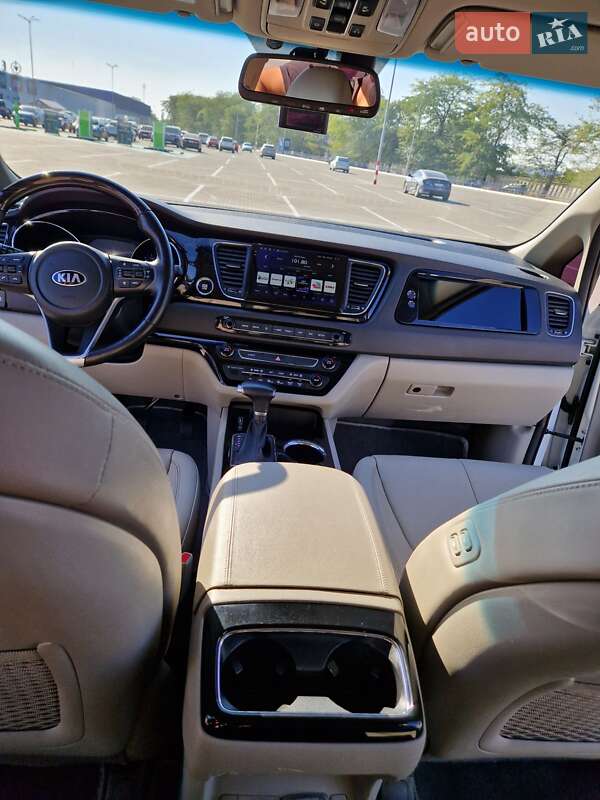 Минивэн Kia Carnival 2018 в Одессе