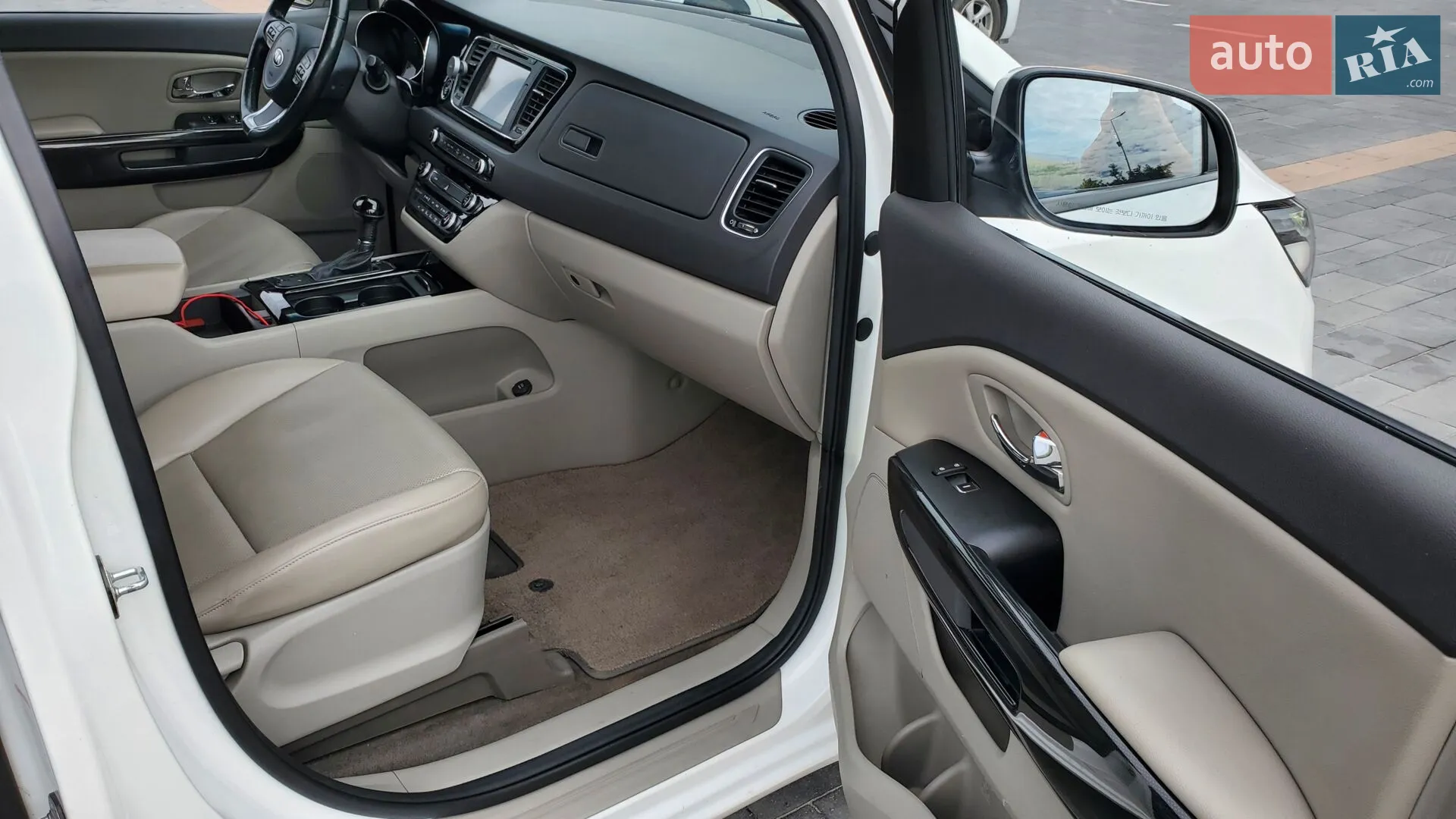 2015 Kia Carnival - мініатюра 41