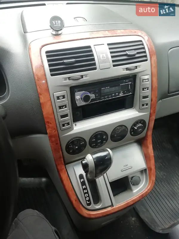 Kia Carnival 2003
