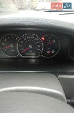 Минивэн Kia Carnival 2003 в  фото 2 Минивэн Kia Carnival 2003 в