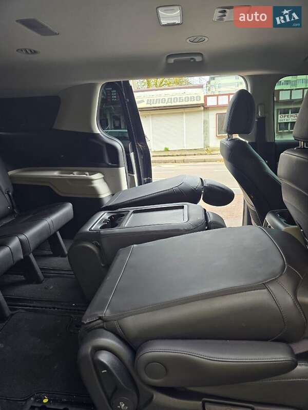 Мінівен Kia Carnival 2023 в Трускавці