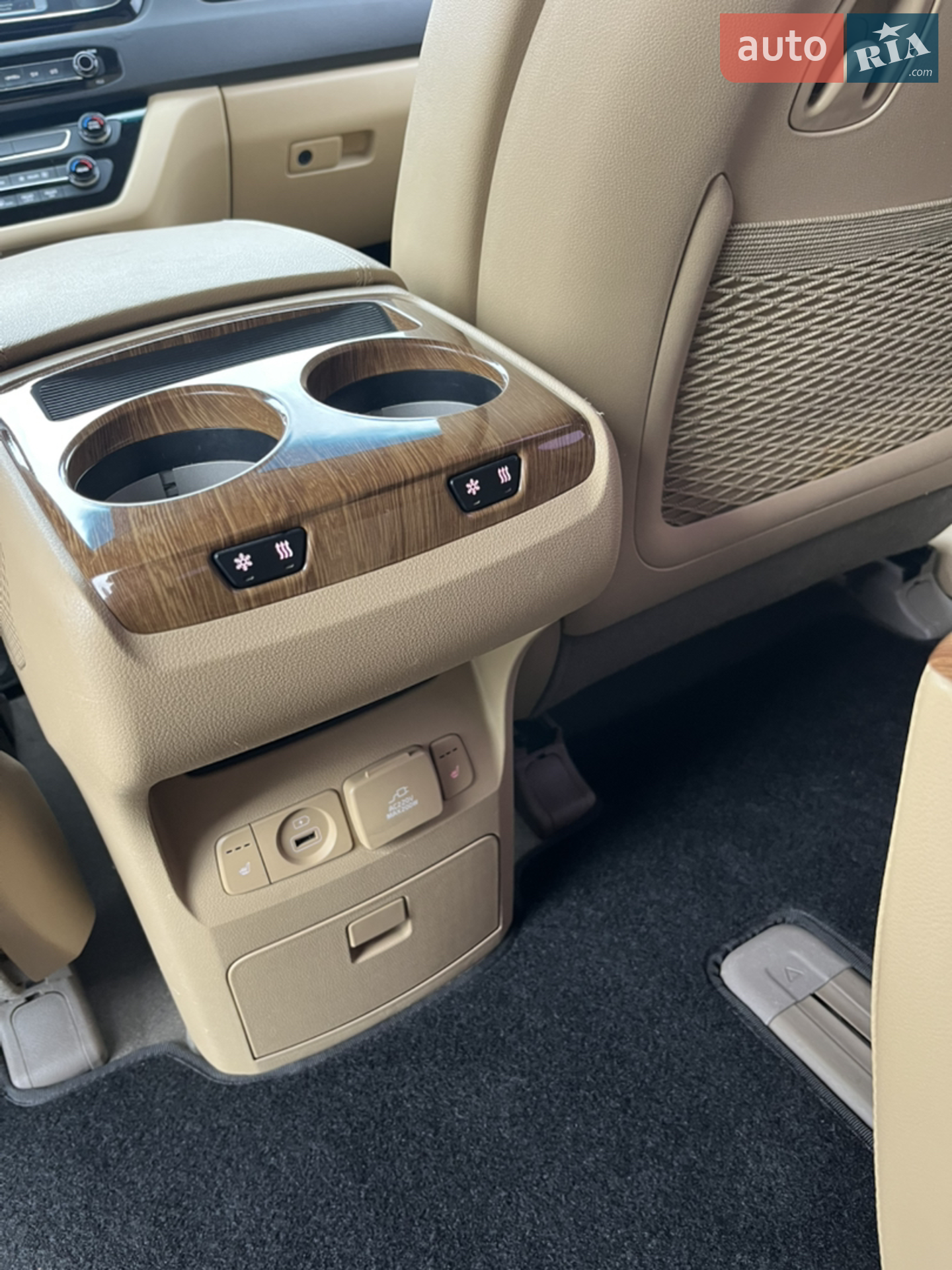 2016 Kia Carnival - мініатюра 16
