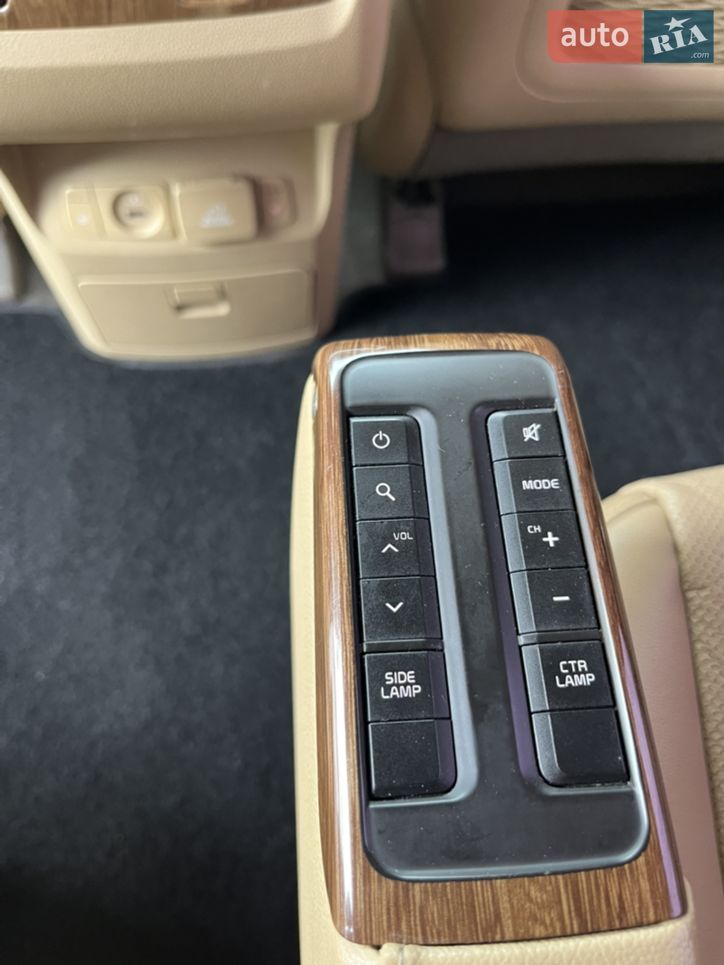 2016 Kia Carnival - мініатюра 19