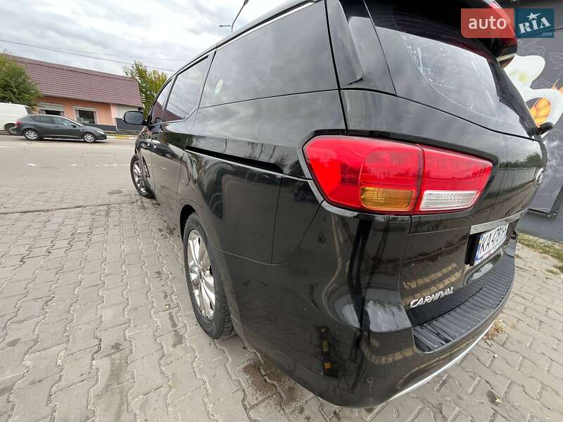 Мінівен Kia Carnival 2014 в Києві