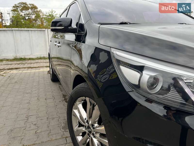Мінівен Kia Carnival 2014 в Києві