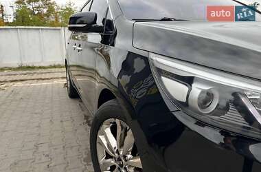 Мінівен Kia Carnival 2014 в 