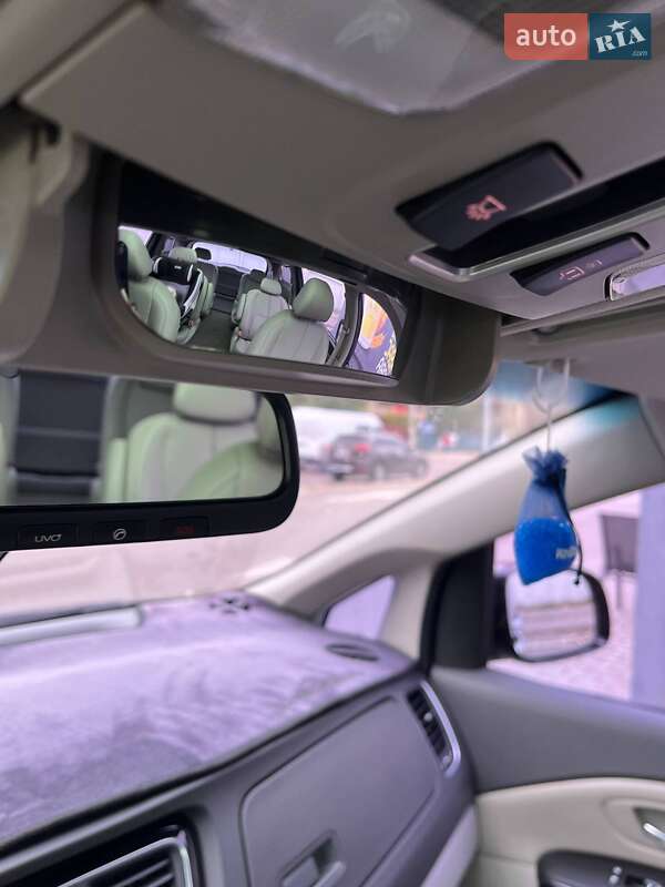 Мінівен Kia Carnival 2014 в Києві