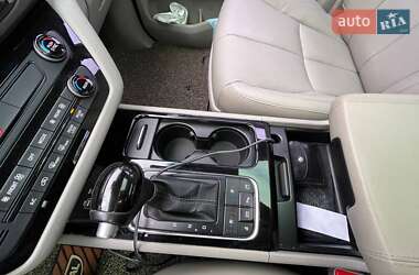 Мінівен Kia Carnival 2014 в 