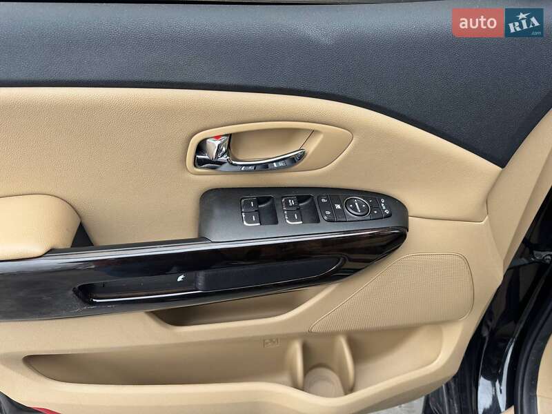 Минивэн Kia Carnival 2019 в Львове