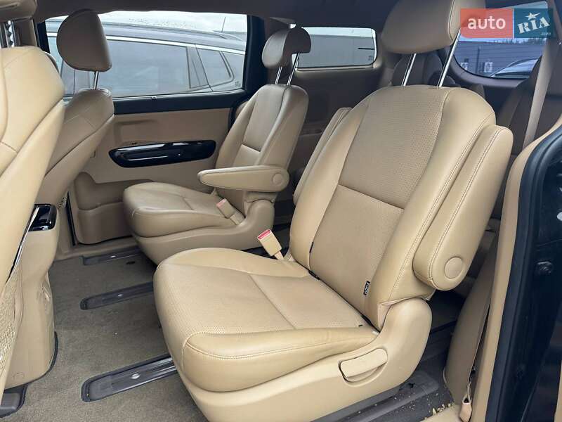 Минивэн Kia Carnival 2019 в Львове