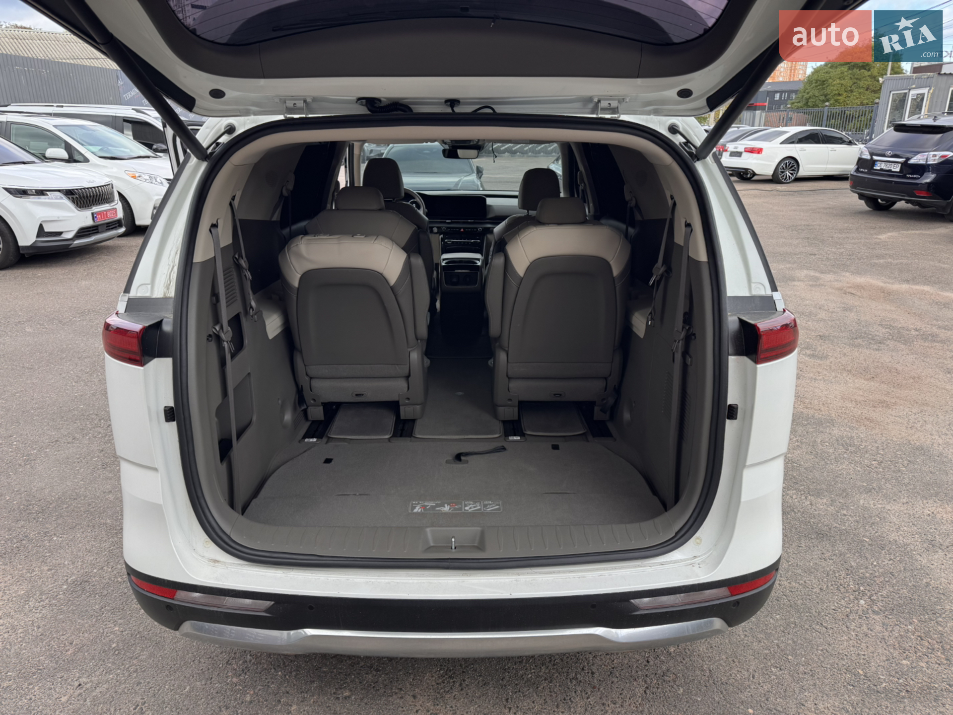 2020 Kia Carnival - мініатюра 11