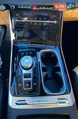 Минивэн Kia Carnival 2021 в 