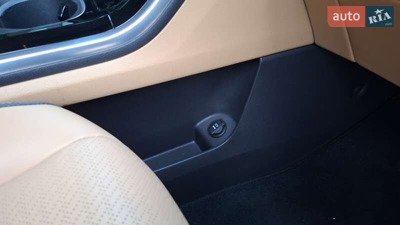 Минивэн Kia Carnival 2021 в Киеве фото 68 Минивэн Kia Carnival 2021 в Киеве