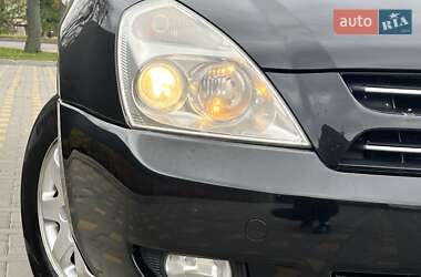 Минивэн Kia Carnival 2006 в 