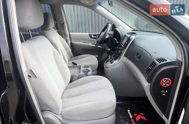 Минивэн Kia Carnival 2006 в 