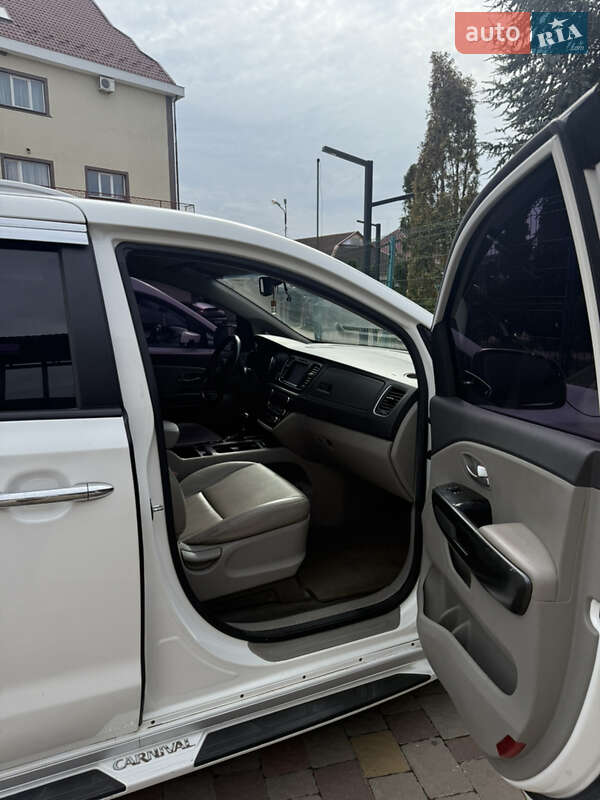 Минивэн Kia Carnival 2015 в Чопе фото 19 Минивэн Kia Carnival 2015 в Чопе