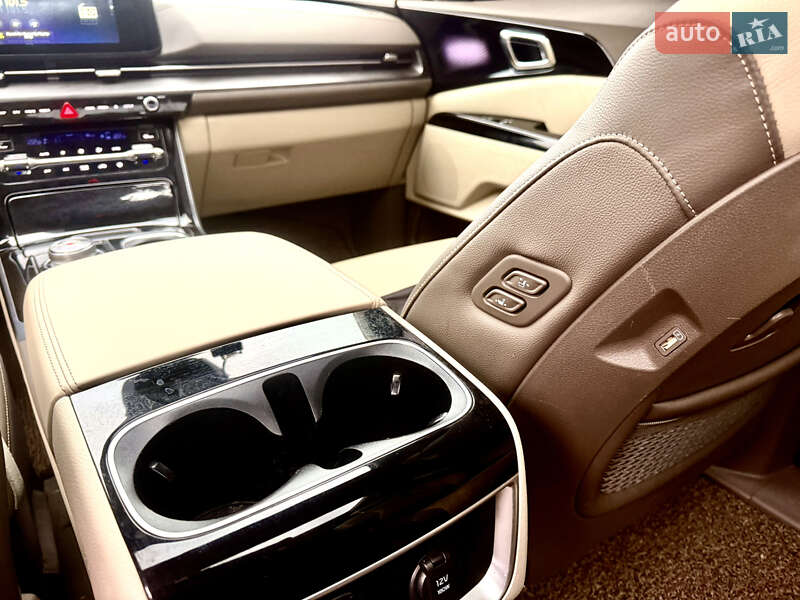 Мінівен Kia Carnival 2021 в Києві