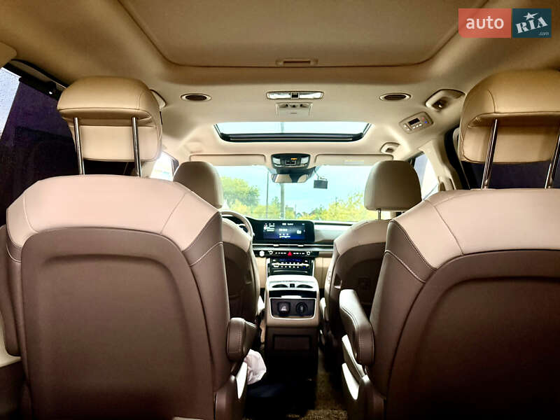 Мінівен Kia Carnival 2021 в Києві