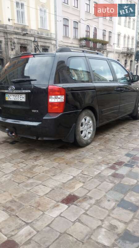 Минивэн Kia Carnival 2006 в Львове