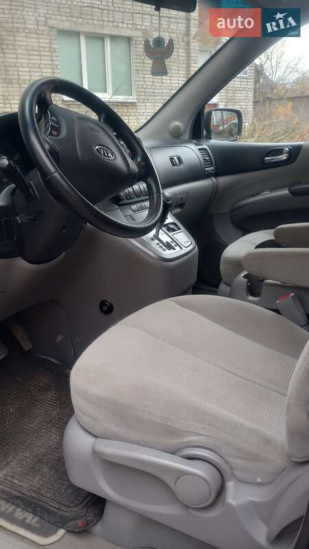 Минивэн Kia Carnival 2006 в Львове