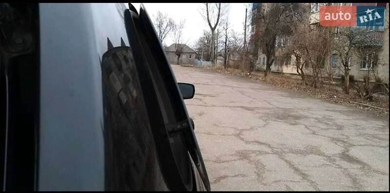 Минивэн Kia Carnival 2007 в Краматорске