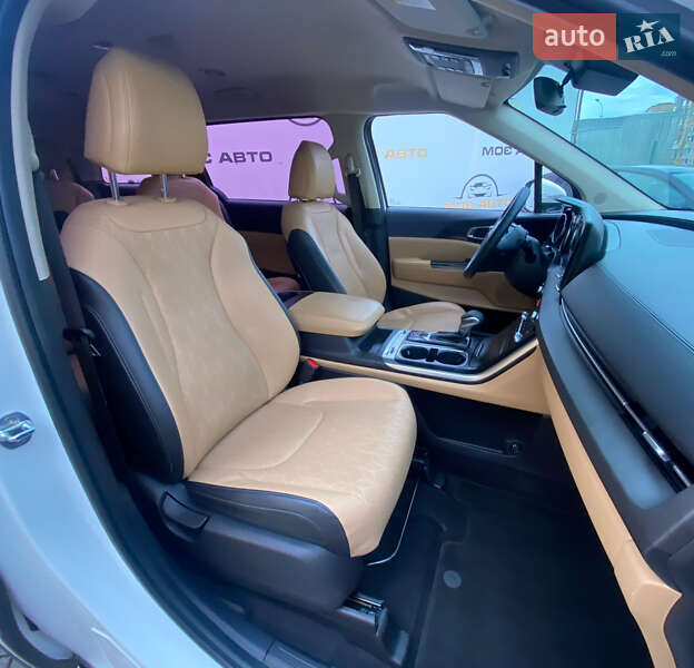 Минивэн Kia Carnival 2021 в Ровно