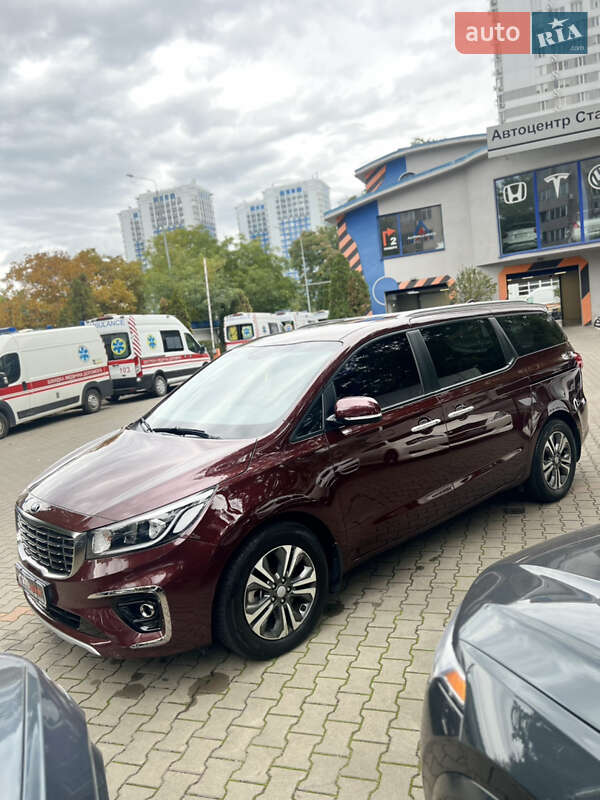 Мінівен Kia Carnival 2019 в Одесі