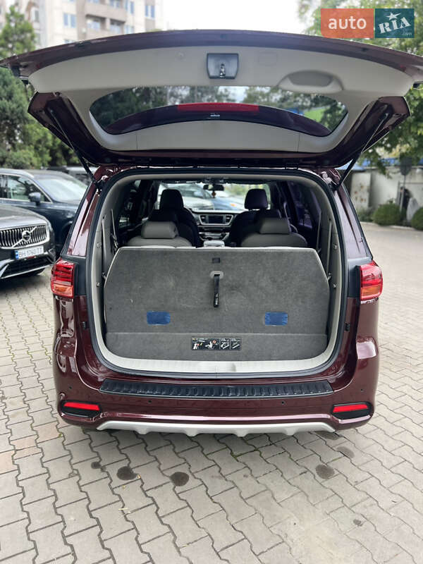 Мінівен Kia Carnival 2019 в Одесі