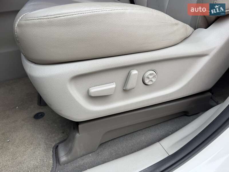 Минивэн Kia Carnival 2016 в Киеве фото 15 Минивэн Kia Carnival 2016 в Киеве