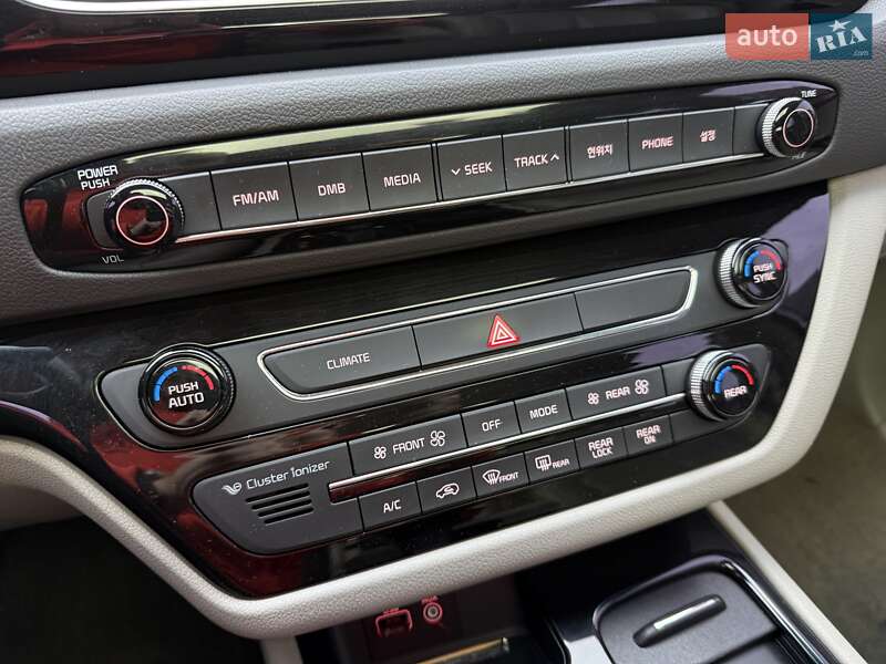 Минивэн Kia Carnival 2016 в Киеве фото 25 Минивэн Kia Carnival 2016 в Киеве