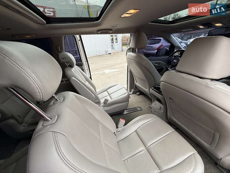 Минивэн Kia Carnival 2016 в Киеве фото 40 Минивэн Kia Carnival 2016 в Киеве